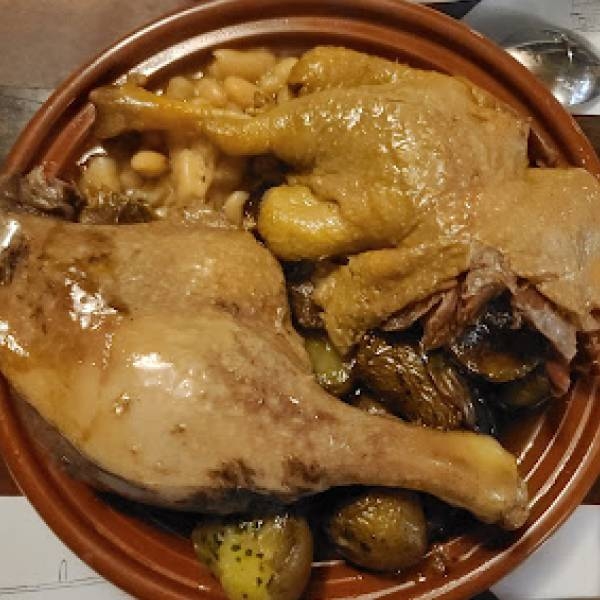 Les Nobles Fouées Restaurant Saumur